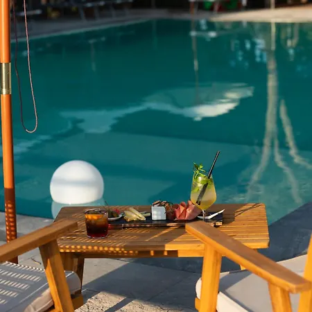 Hotel Q 4*